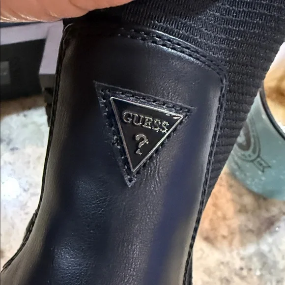 Guess Women’s Ariana Slip on Chelsea Booties black size 9 - Picture 8 of 10